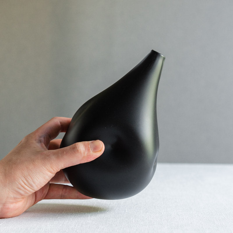 饗庭三七子 flower vase black C