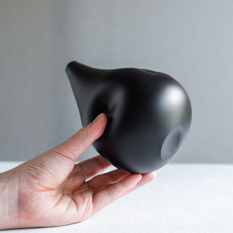 饗庭三七子 flower vase black C