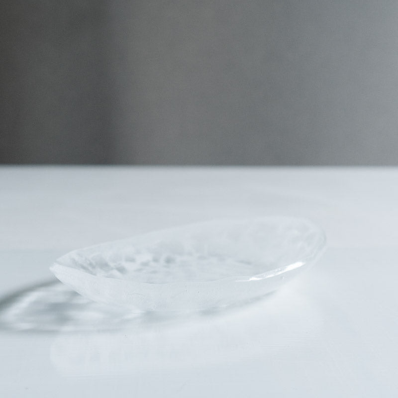 饗庭三七子 淡雪 oval plate B