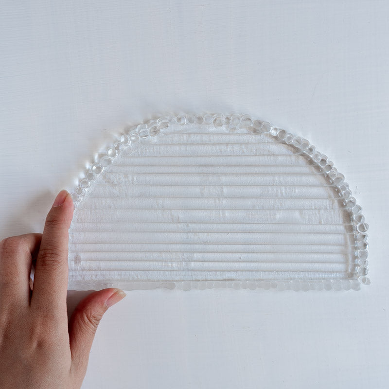 饗庭三七子 tray 半月 A