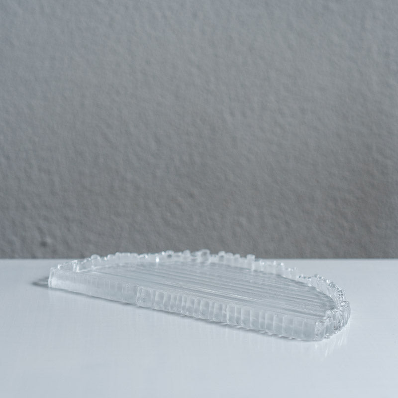 饗庭三七子 tray 半月 A