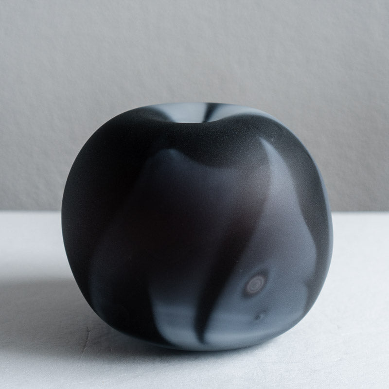 饗庭三七子 flower vase White A - hover