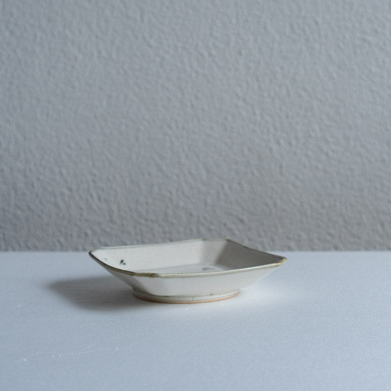 Fukuda Eiichi Annamese Style Small Square Plate (Cloud and Plover Pattern)