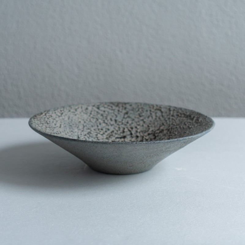 FUNAKI Tomohito flat rim plate 24cm rust lacquer B