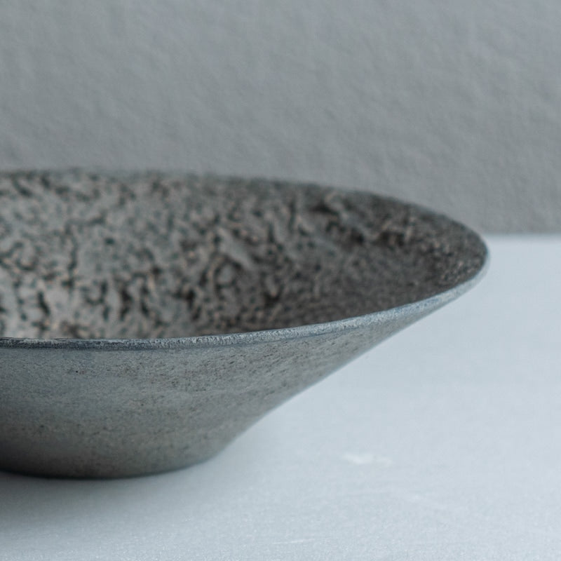 FUNAKI Tomohito flat rim plate 24cm rust lacquer B