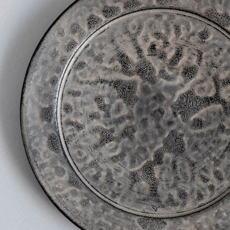 Haga Minoru Black and Silver Rimmed Plate 25cm