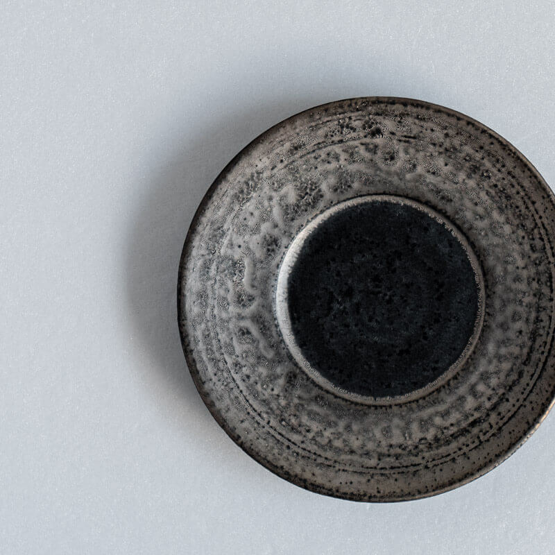Haga Minoru, black and silver rimmed plate, 13cm