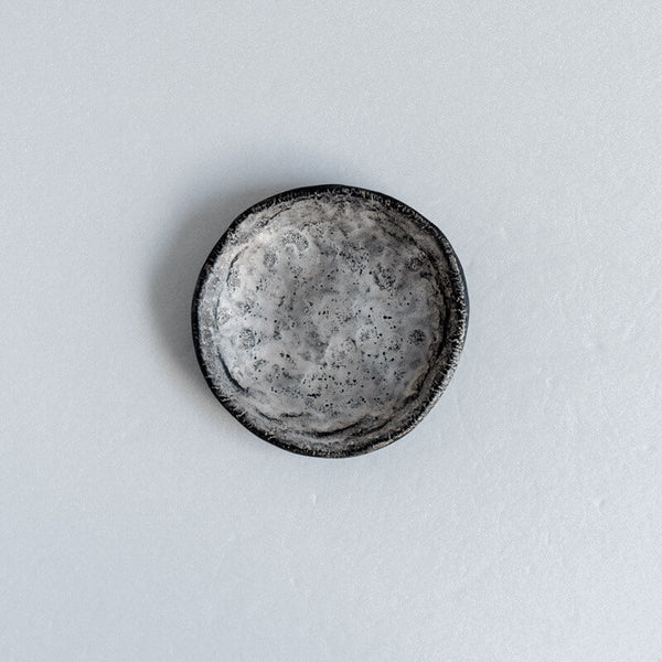 芳賀稔 黒銀 皿 11cm