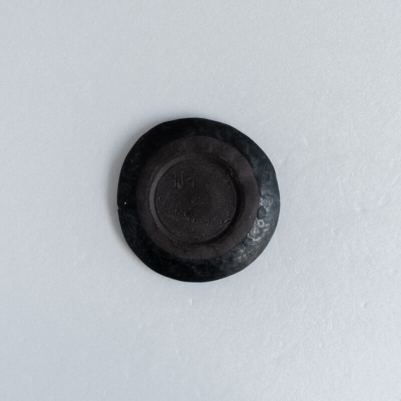 芳賀稔 黒銀 皿 11cm