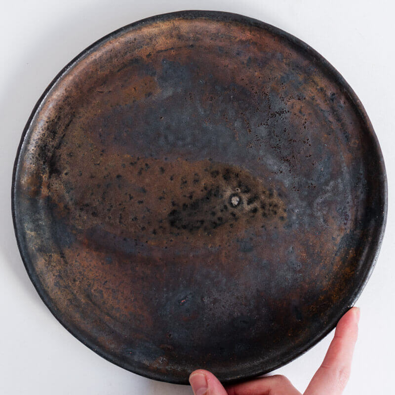 芳賀稔 埋め焼き 黒 切立プレート 25cm A