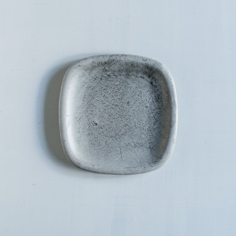 菊地亨 四角小皿 白墨 A