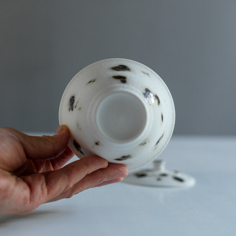 Murai Daisuke Covered Teacup, Celadon Glaze with Copper Decoration