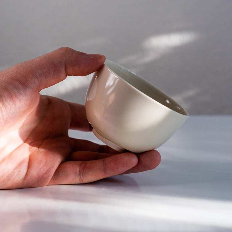 Yosuke Nagakusa Pale Color Porcelain Yunomi (Teacup) Small, Yellow-Green