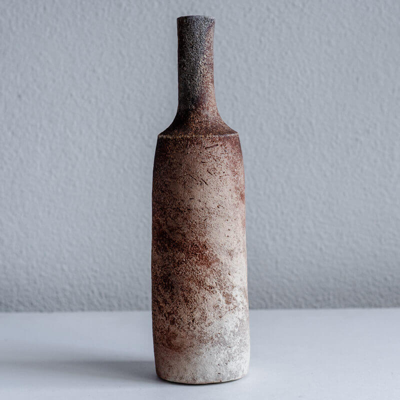 Mutsumi Ohashi Bizen-style with white slip vase A