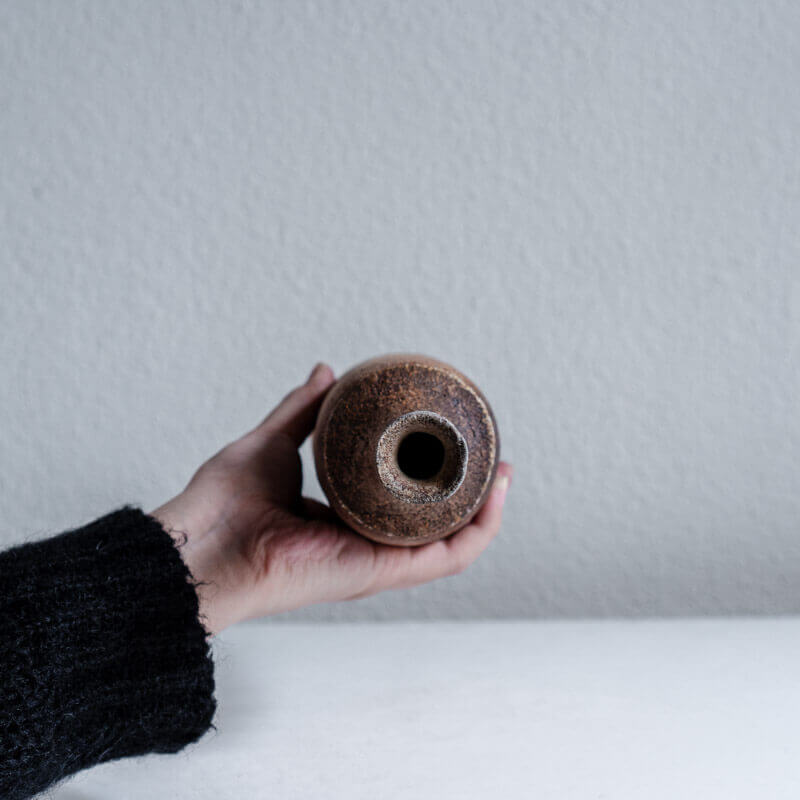 Mutsumi Ohashi Bizen-style with white slip vase A