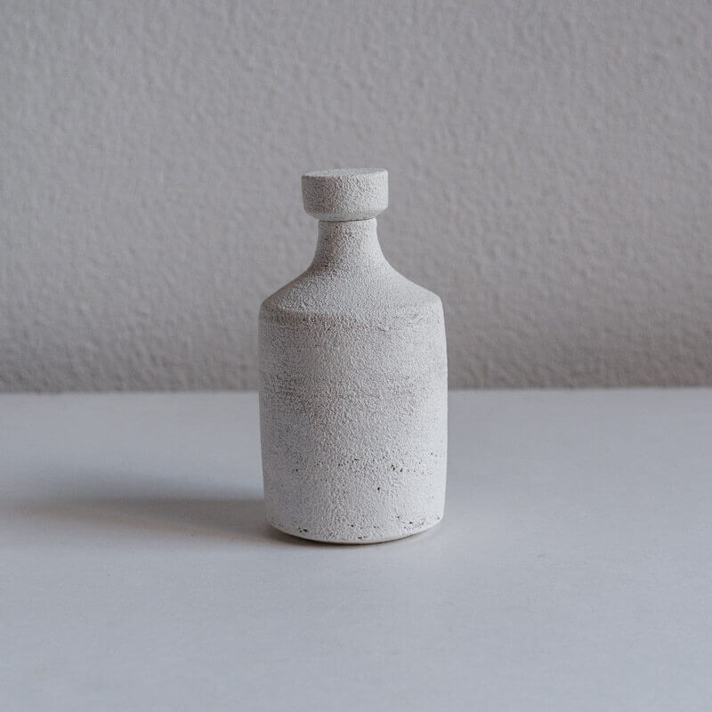 Mutsumi Ohashi White Flower Vase with Lid C
