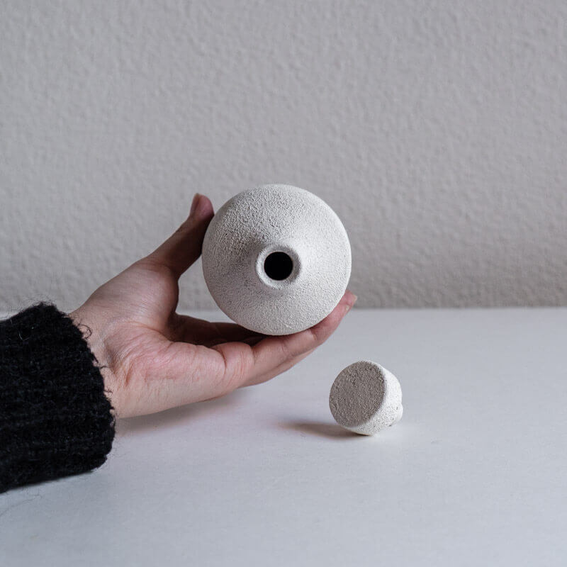 Mutsumi Ohashi White Flower Vase with Lid C