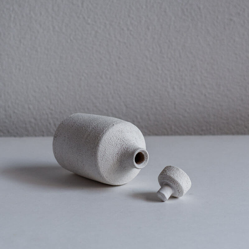Mutsumi Ohashi White Flower Vase with Lid C