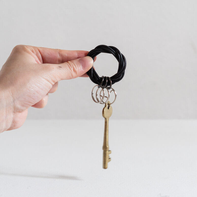 Sanae Tsuruta (so/et) Keyring - Black