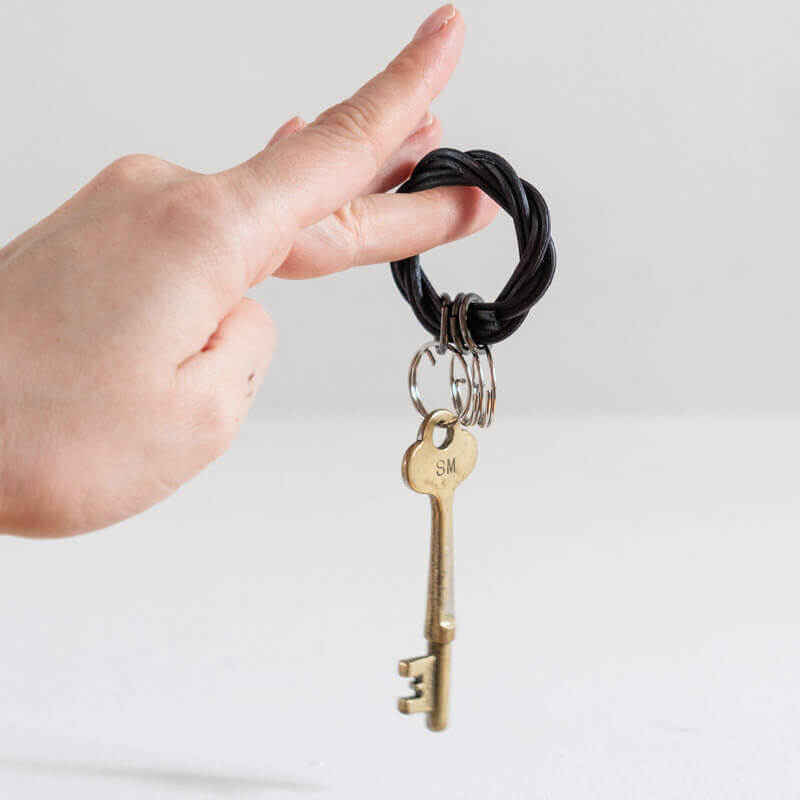 Sanae Tsuruta (so/et) Keyring - Black