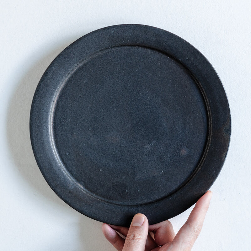 Tsukamoto Yuta 22.5cm Rimmed Plate, Black