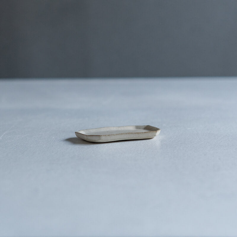 Tsukamoto Yuta, Horned Bean Plate, White