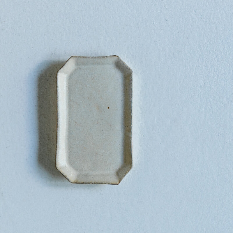 Tsukamoto Yuta, Horned Bean Plate, White